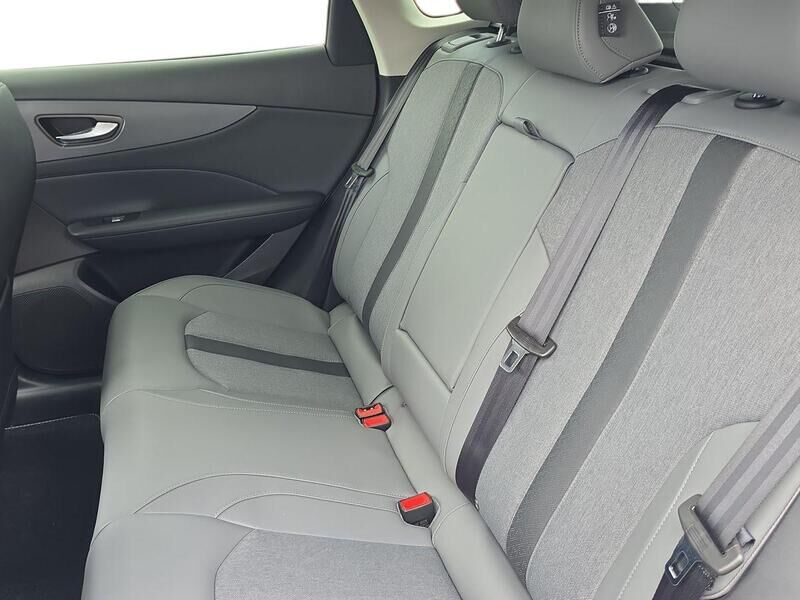 More views of MG S5