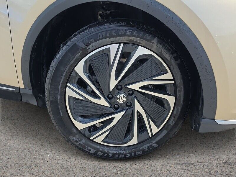 More views of MG S6