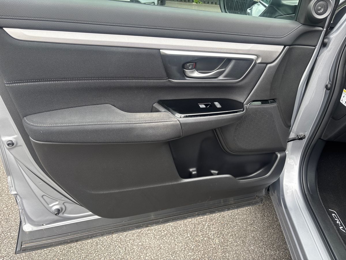 More views of Honda CR-V