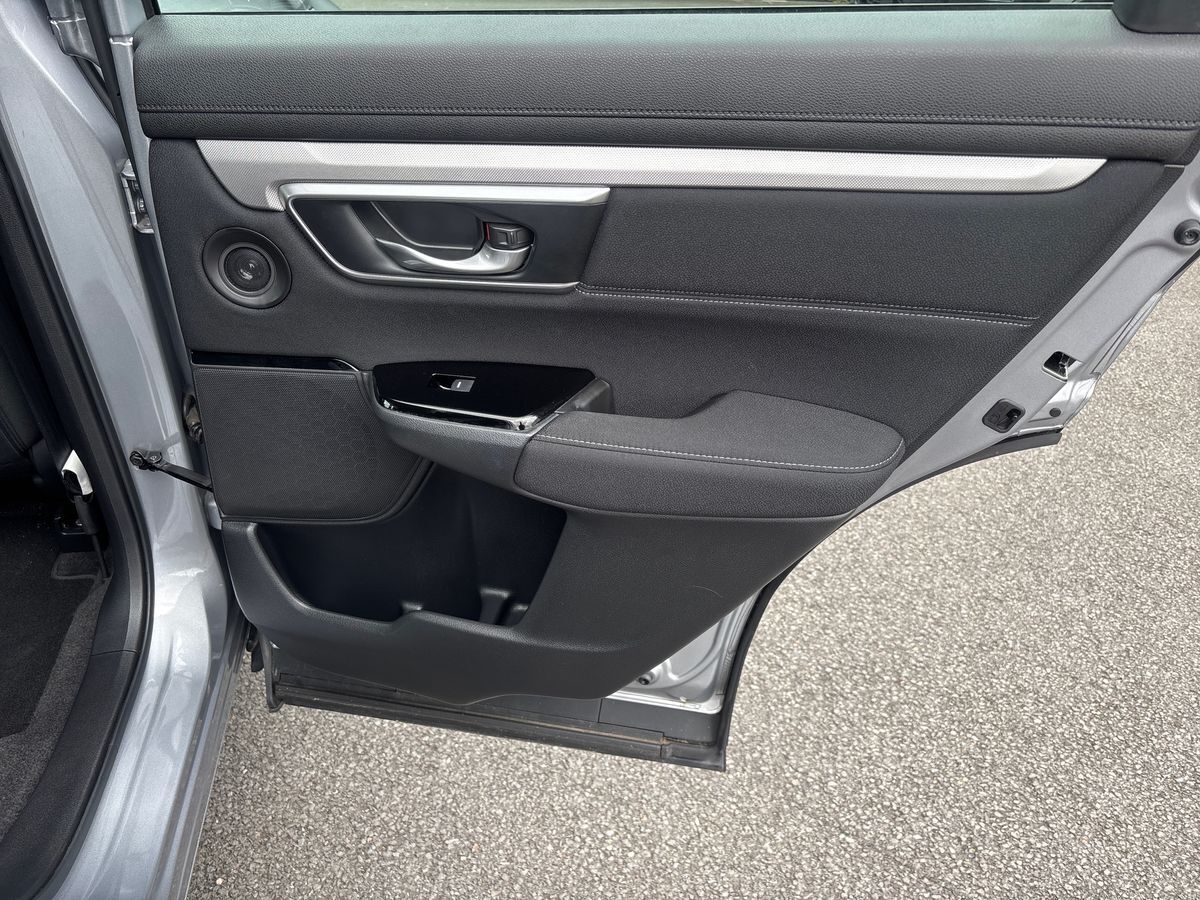 More views of Honda CR-V