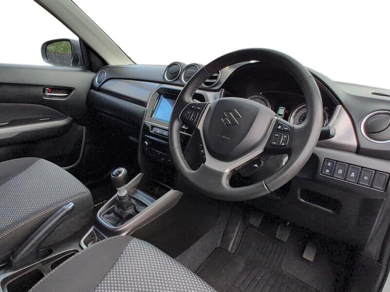 More views of Suzuki Vitara