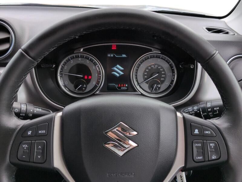 More views of Suzuki Vitara