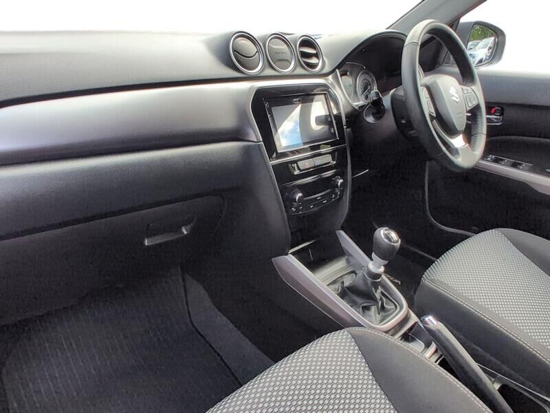 More views of Suzuki Vitara