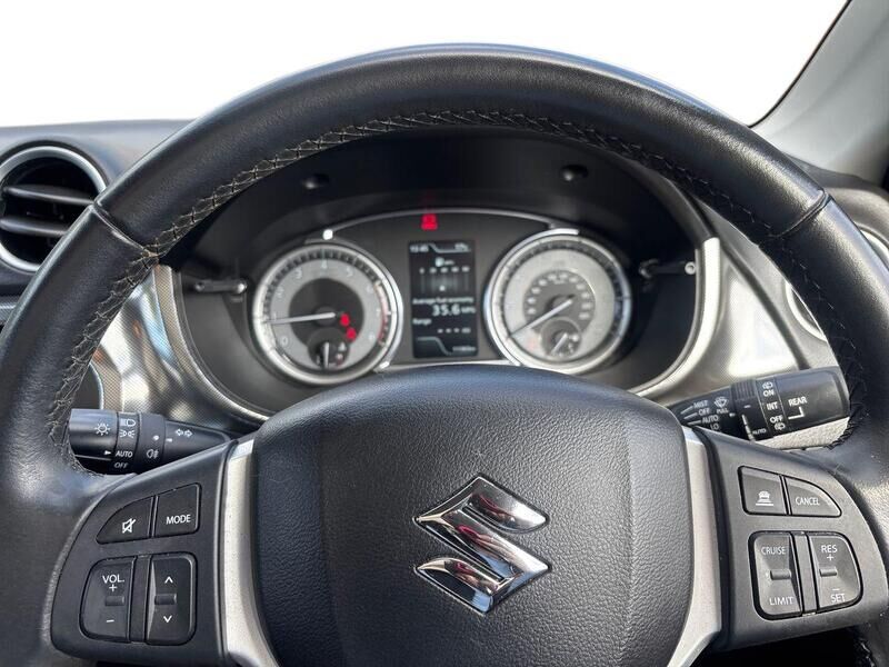 More views of Suzuki Vitara