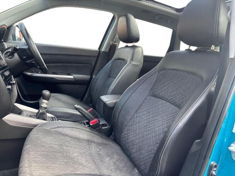 More views of Suzuki Vitara