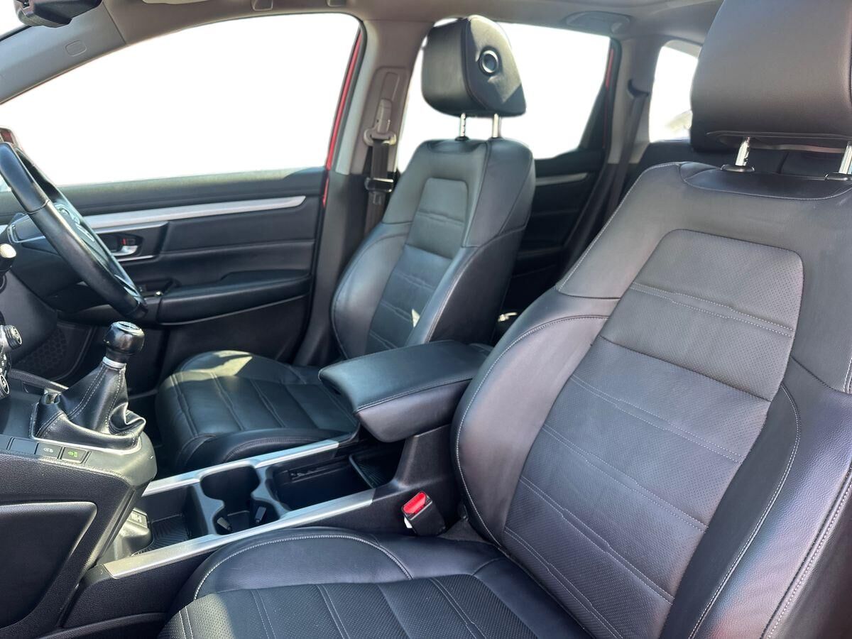 More views of Honda CR-V