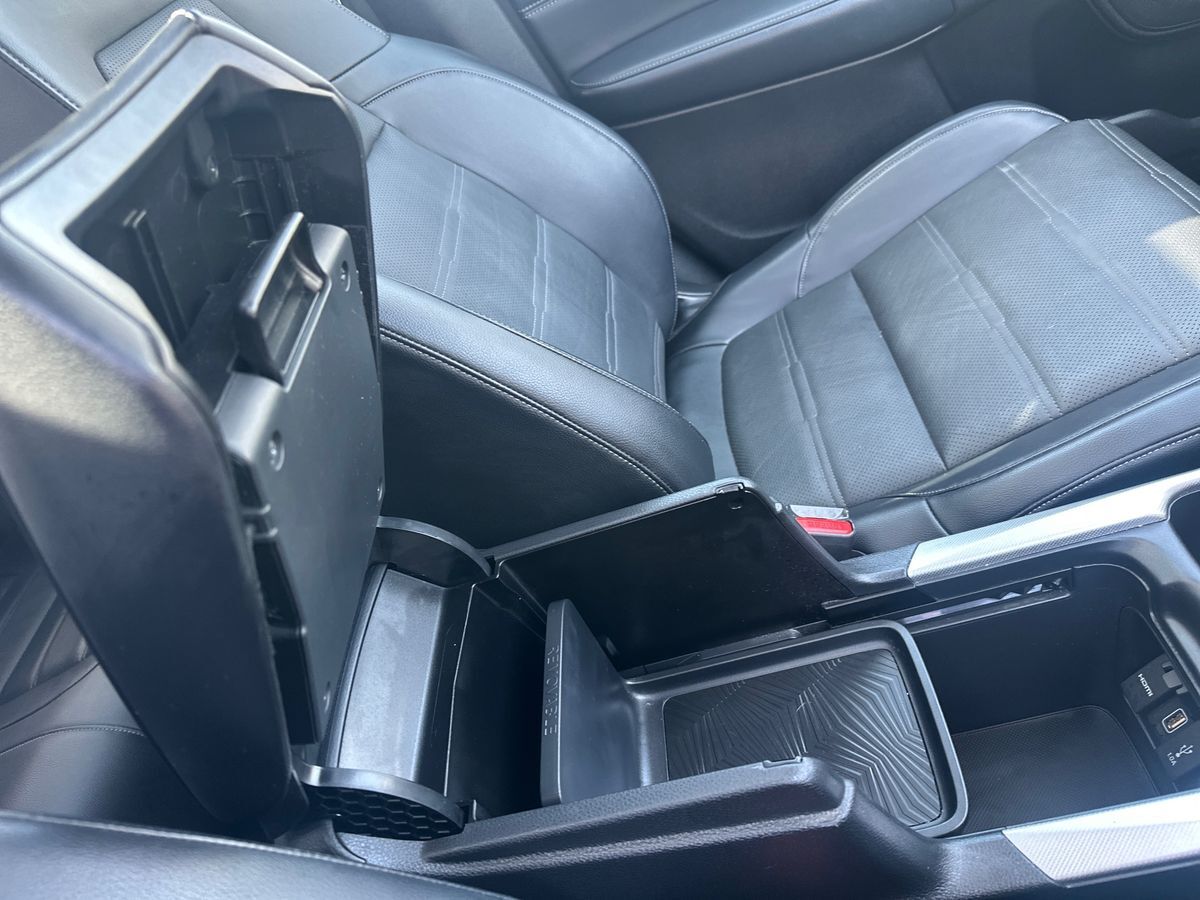 More views of Honda CR-V
